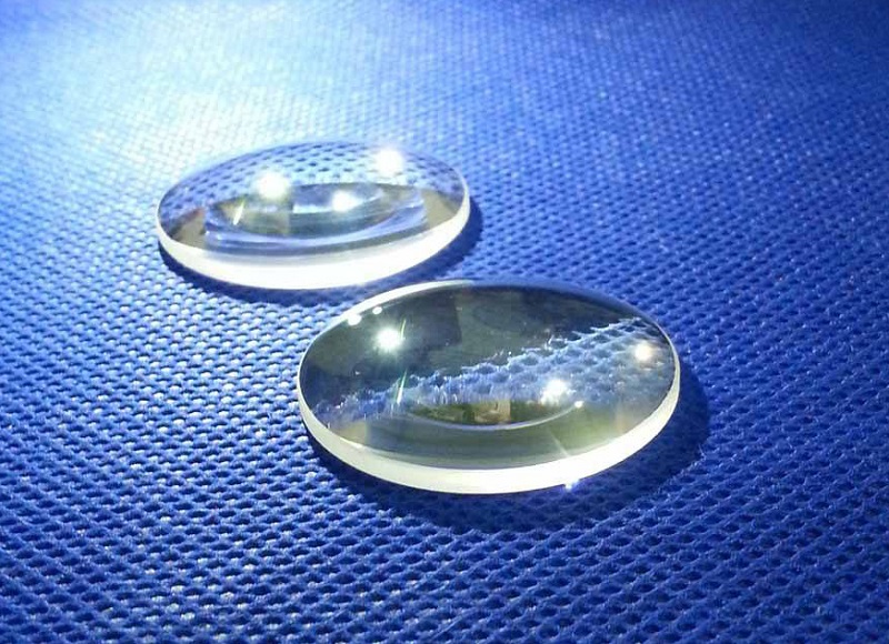 光纖激光切割機鏡片與水箱的保養(yǎng)知識