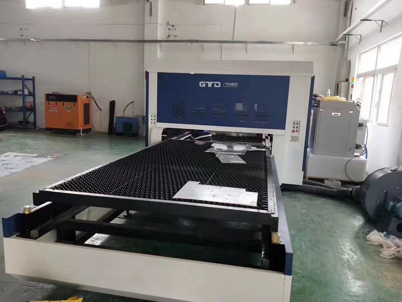 光纖激光切割機(jī)反射鏡發(fā)熱的調(diào)整方法