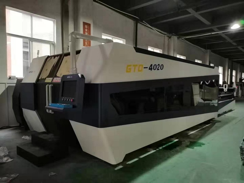 光纖激光切割機(jī)對(duì)比數(shù)控沖床的優(yōu)勢(shì)