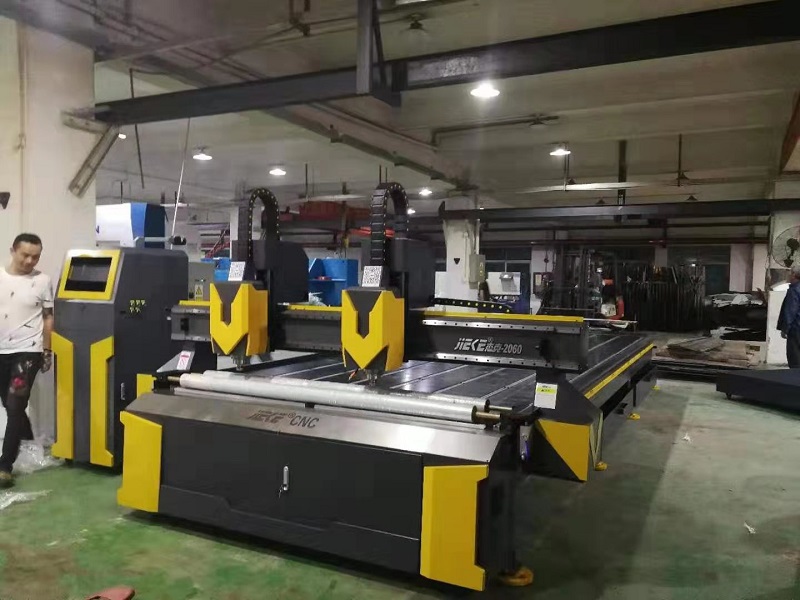 鋁單板雕刻機(jī)主軸漏氣和刀夾不緊怎么辦