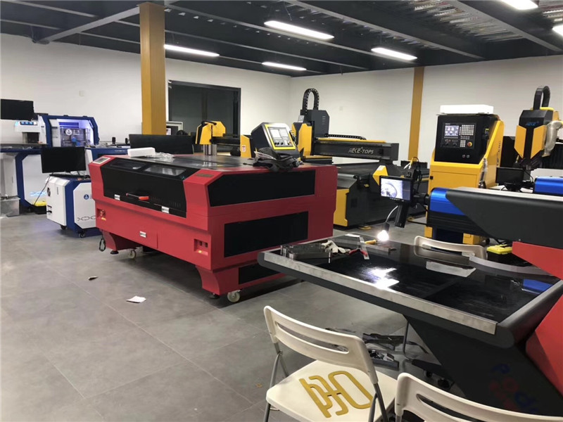 成都市XX標(biāo)識(shí)有限公司