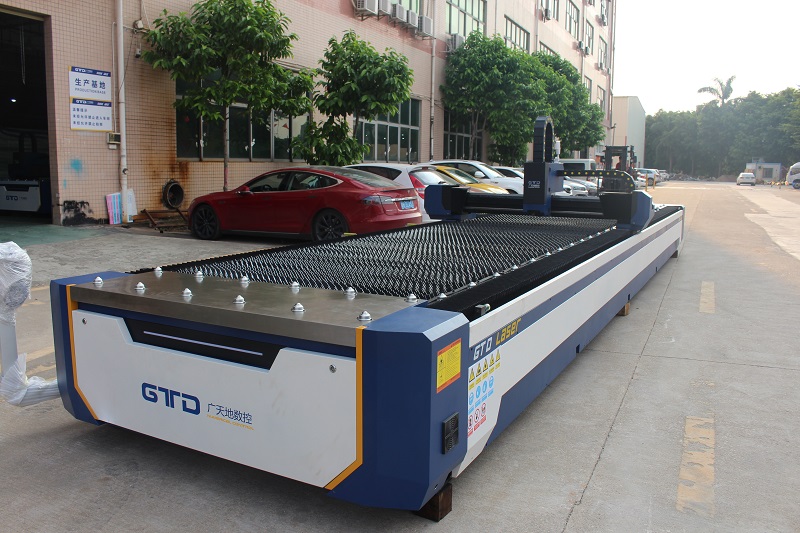 光纖激光切割機穩(wěn)壓器的保養(yǎng)知識