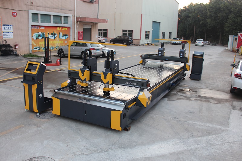 多頭鋁板雕刻機(jī)功能原理和應(yīng)用行業(yè)