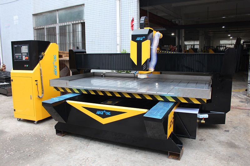 購(gòu)買(mǎi)金屬雕刻機(jī)需要考慮什么