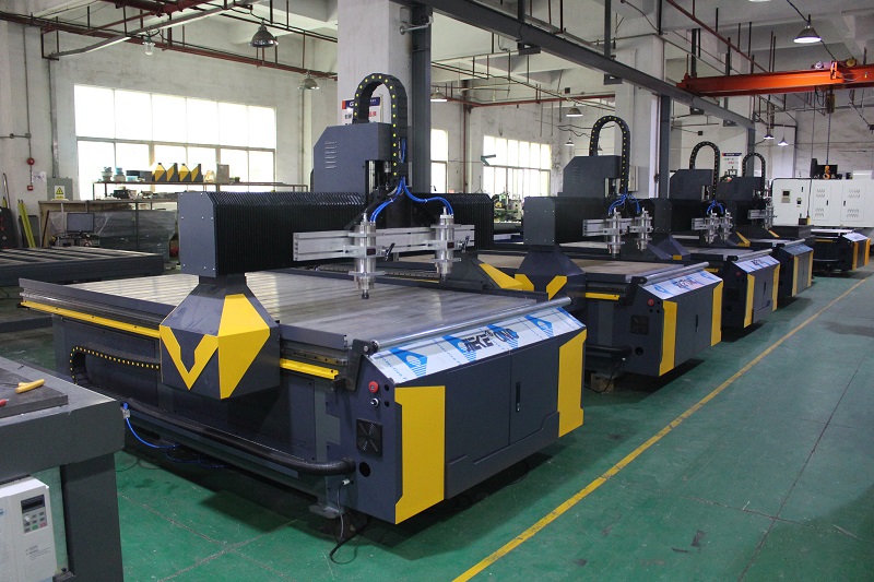 防霧PC鏡片切割機定制 廣天地數(shù)控助力醫(yī)護行業(yè)提高產(chǎn)能