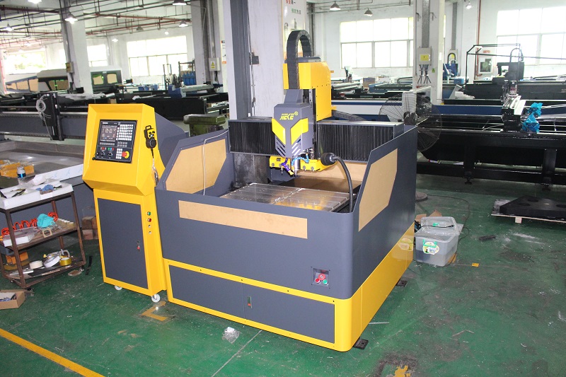 鋁板雕刻機(jī)價(jià)格多少