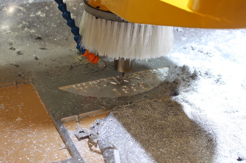 木工雕刻機(jī)可以雕鋁板嗎