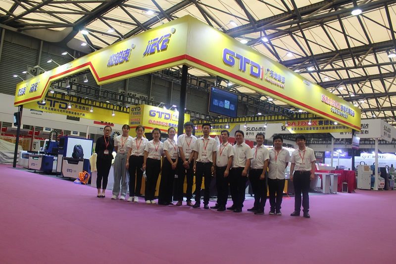 廣天地?cái)?shù)控帶您直擊2020上海廣告展展會(huì)現(xiàn)場(chǎng)