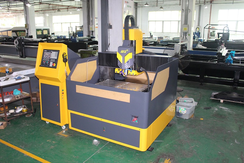 鋁板雕刻機(jī)如何提高工件成品率