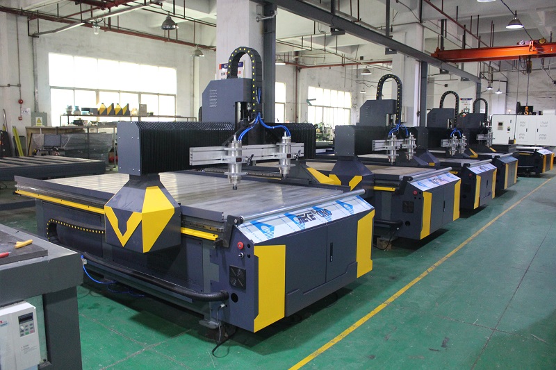 鋁板雕刻機(jī)同樣的配置價(jià)格差距那么大？